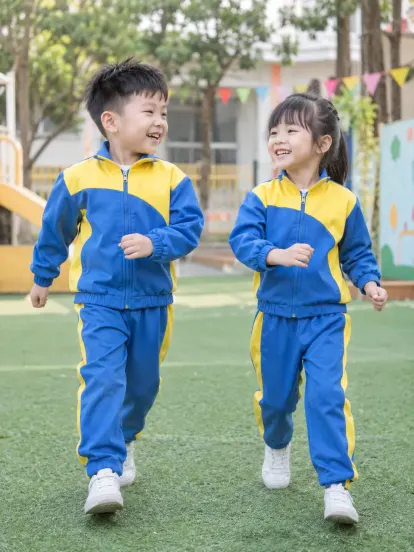 Đồng Phục Mầm Non Áo Khoác Nhẹ Xanh Biển Vàng Compact Fit