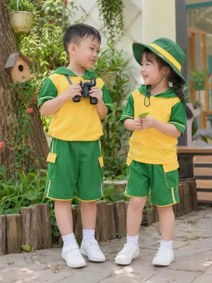 Đồng Phục Mầm Non Bộ Dã Ngoại Vàng Chanh Xanh Lá Hacool